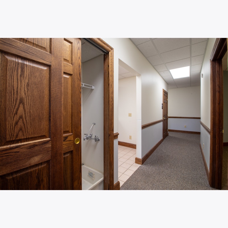Closet/Hallway